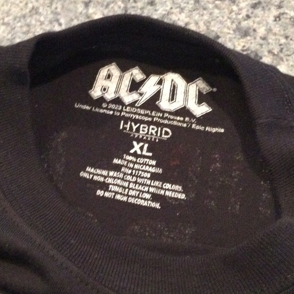 AC/DC men’s long sleeved cotton shirt. New. - Picture 3 of 3